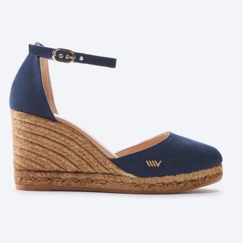 One of Kate Middleton’s Favorite Shoes: Espadrille Wedges from Viscata.